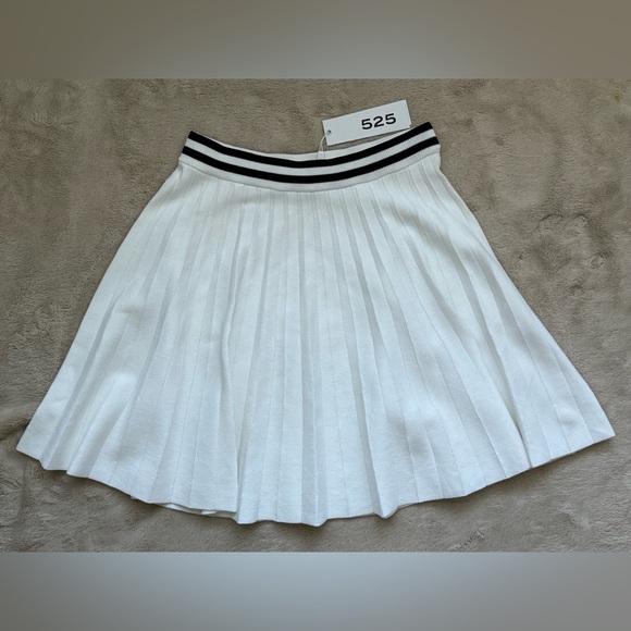 NWT 525 Larissa Pleated Tennis Skirt in Bleach White Multi size Small - Picture 2 of 7
